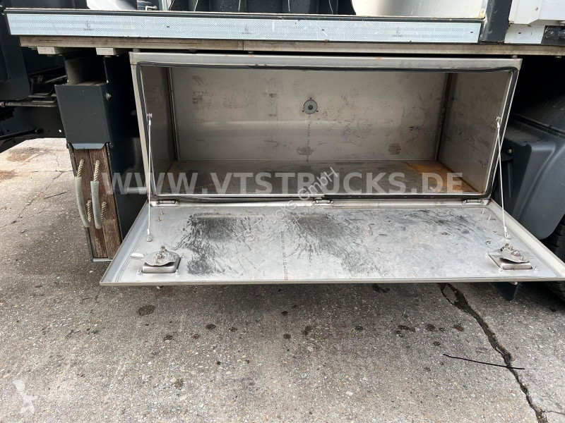 شاحنة Mercedes 1223 4x2 Böcker-Dachdeckerkran