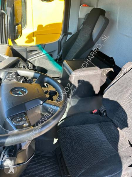شاحنة مقطورة Mercedes