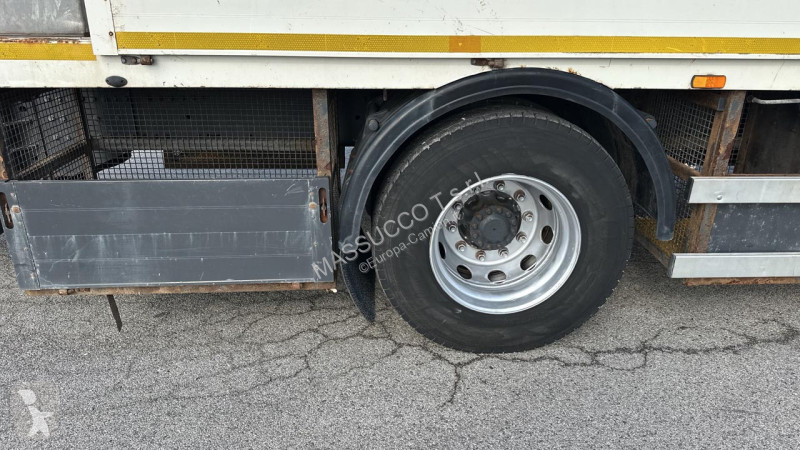 شاحنة Volvo FE 250 4X2