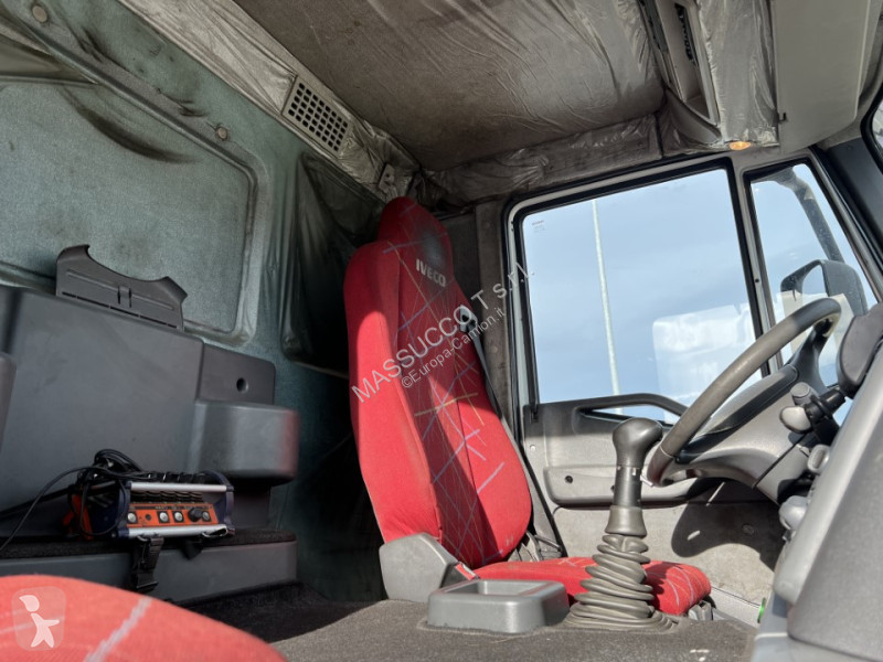 شاحنة Iveco 350 6X2