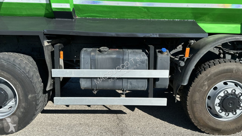 شاحنة Mercedes benz  4146 AKN 8X8