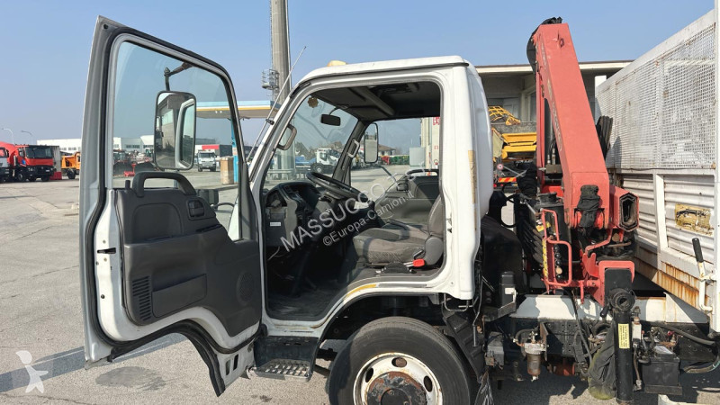 شاحنة Isuzu NQR75 4X2