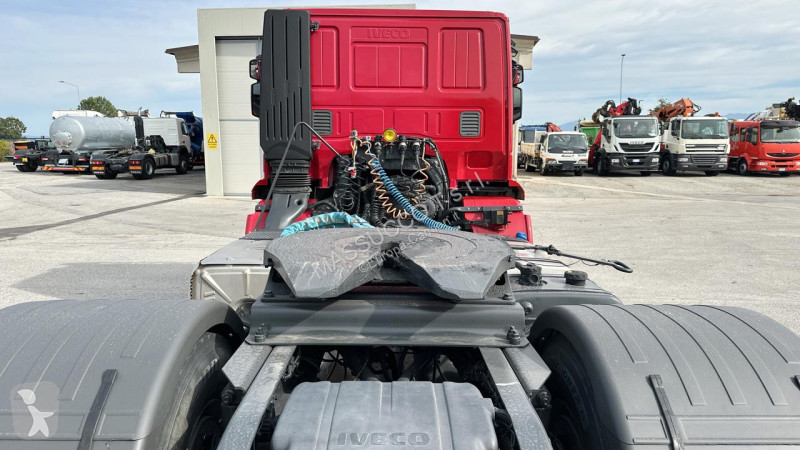 شاحنة Iveco 460 4X2