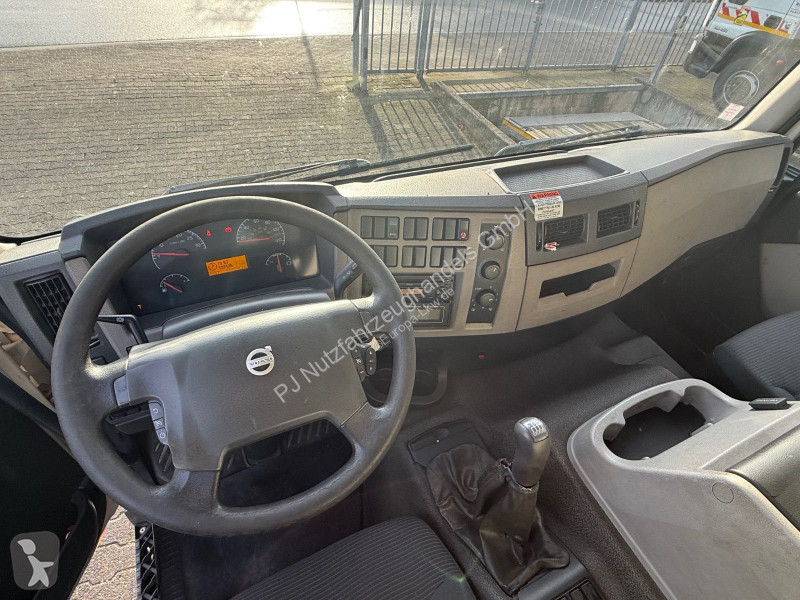 شاحنة Volvo 240