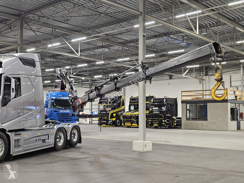 شاحنة Scania 490 8x4*4 / HMF 5020 + JIB