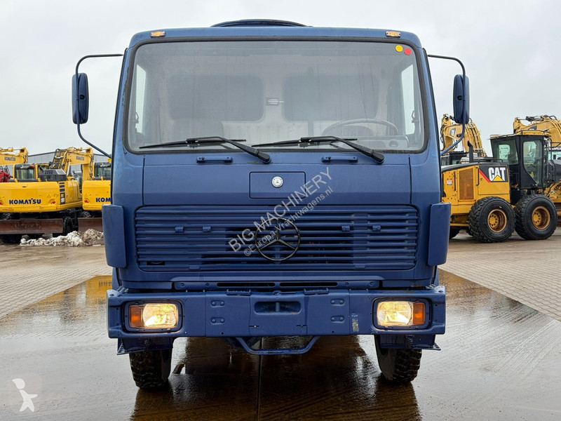 شاحنة Mercedes 4X4 blue