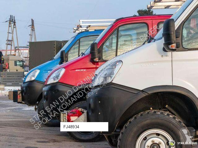 شاحنة Iveco DAILY 55S18DW 4x4 Doka
