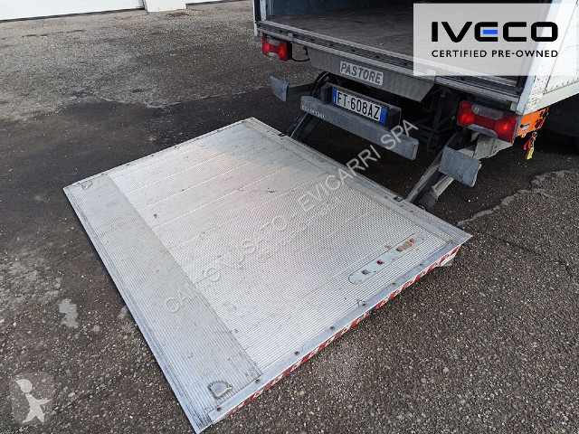 Véhicule utilitaire Iveco IVECO DAILY 35C14 BOX...