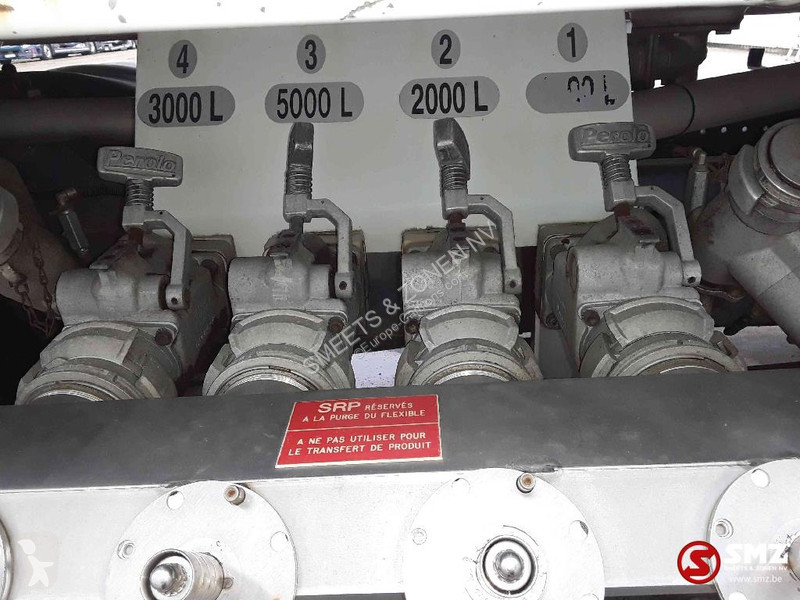 شاحنة Renault 270 14000L 4 comp