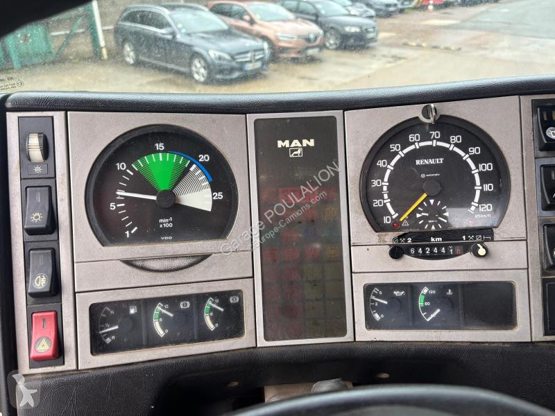 Camion MAN REMORQUANT SINT 27-343