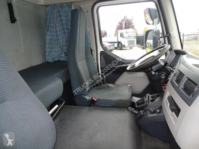 شاحنة Volvo FL 240 + 12t + euro 5 + lift
