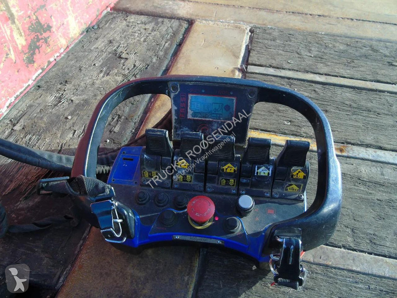 شاحنة DAF 85510 + FASSI 80TON 6x + 8X2 + EURO 5...