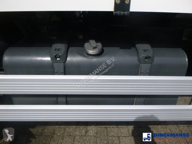 شاحنة Scania 320 DB 6X2 fuel tank 18.8 m3 / 5 comp