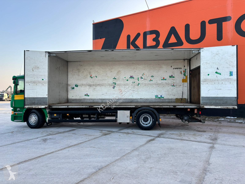شاحنة Scania P 320 4x2 BOX =7515 mm