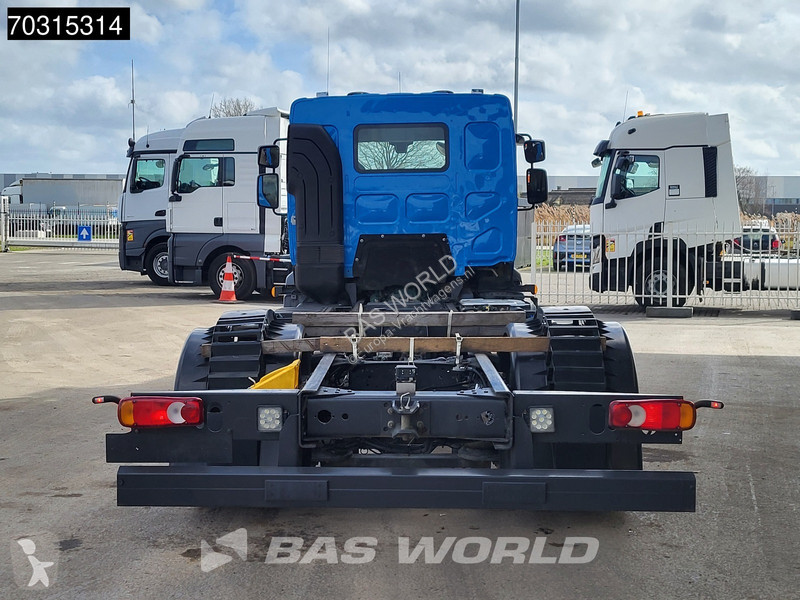 شاحنة Volvo 280 4X2 16tons chassis 4700mm...