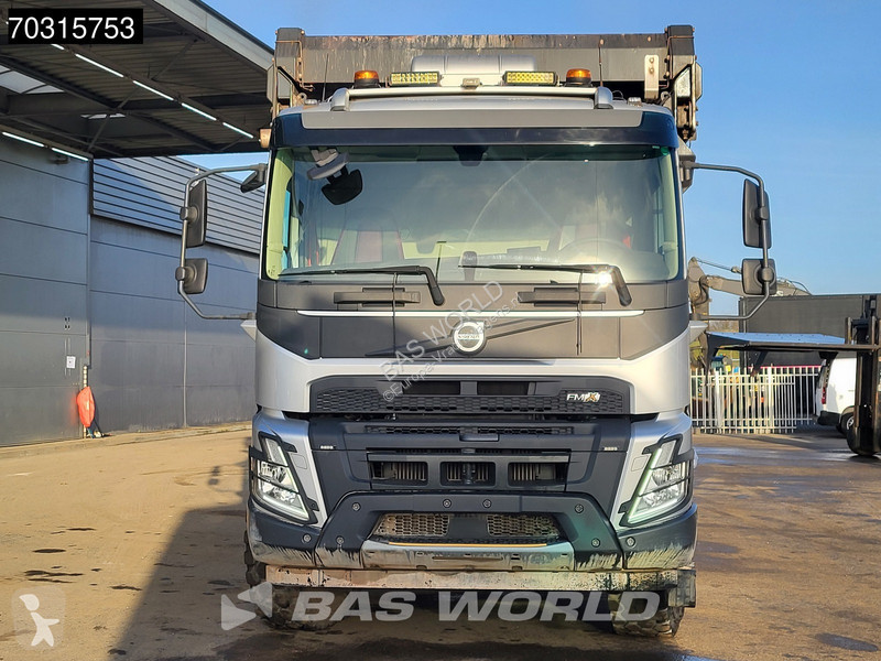 شاحنة Volvo 500  8X4 27m3 AJK Pusher 45Tons...