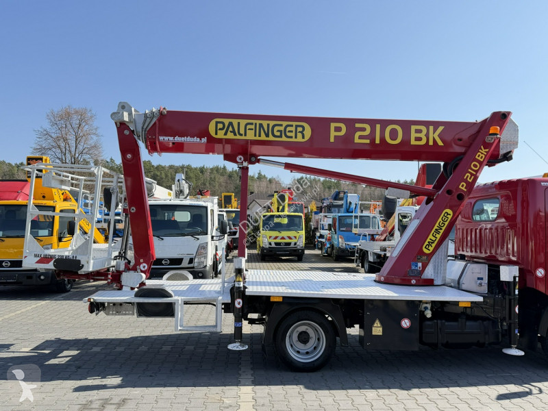 شاحنة Nissan Zwyżka Podnośnik Koszowy PALFINGER...