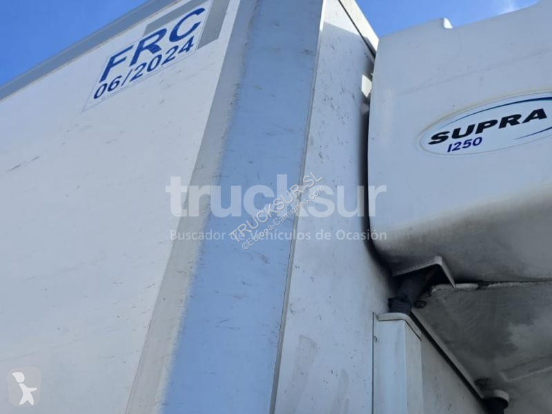 شاحنة Renault ejes 6x2*4 D320