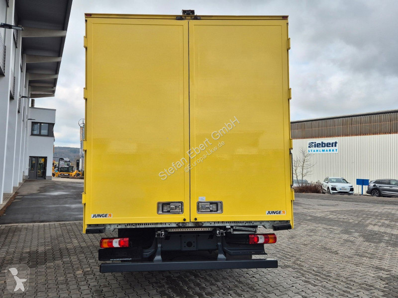شاحنة Mercedes 816 4x2 Möbelkoffer 3 Sitze