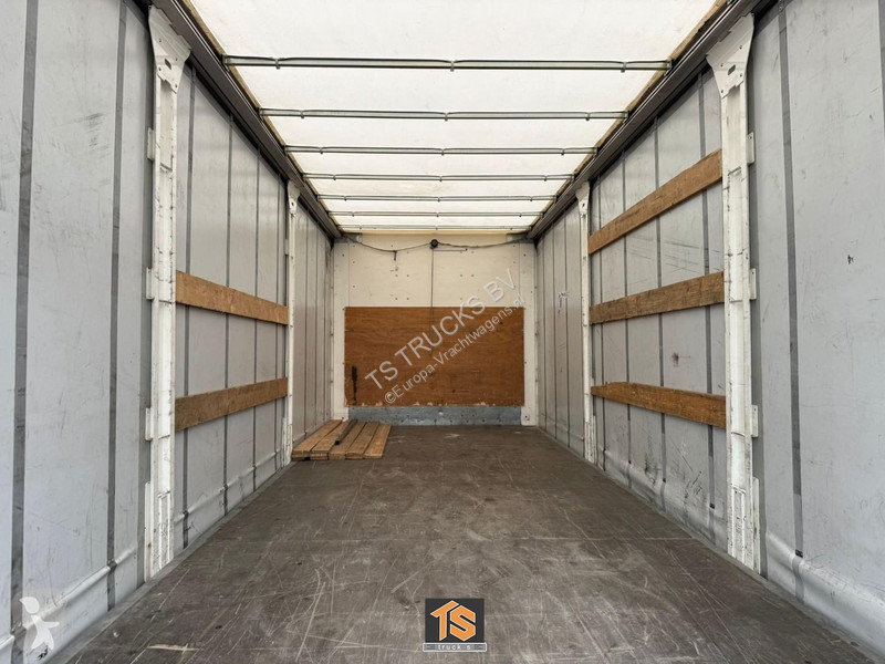 شاحنة DAF FA  230 12 TON -...