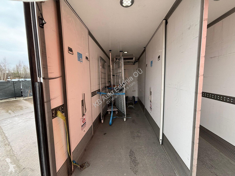 شاحنة Mitsubishi Fuso 4x2 THERMOKING V-500 Max...