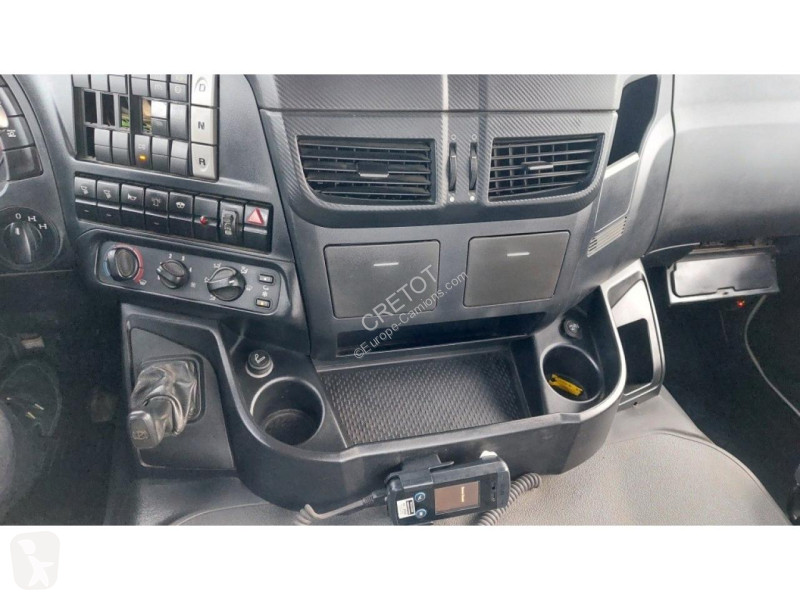 شاحنة Iveco AD 260X48 Z HR OFF