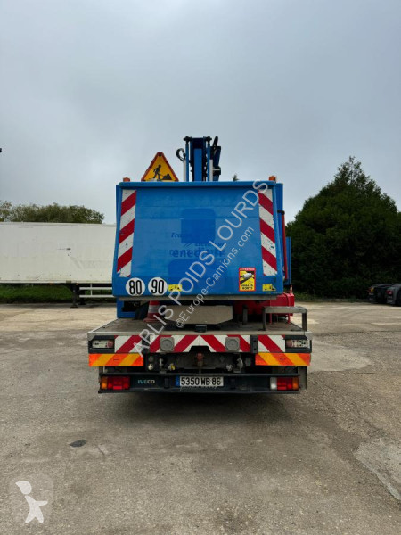 شاحنة Iveco 100E19