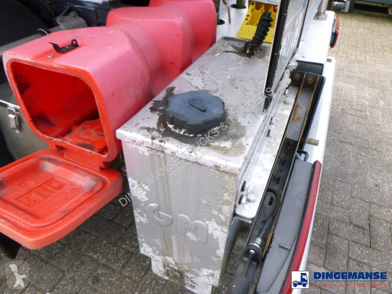شاحنة Renault 270 4x2 fuel tank 13.3 m3 / 3 comp