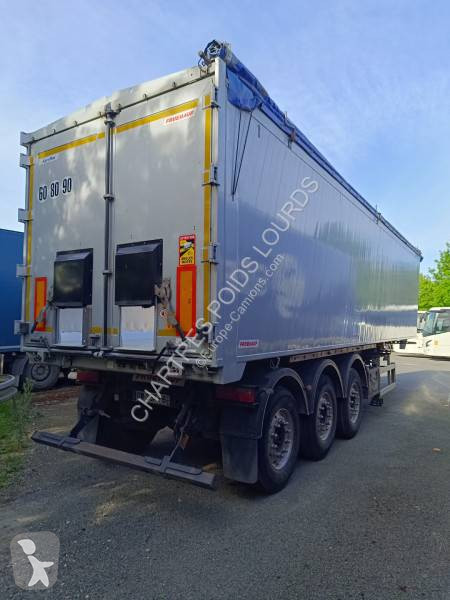 نصف مقطورة Fruehauf