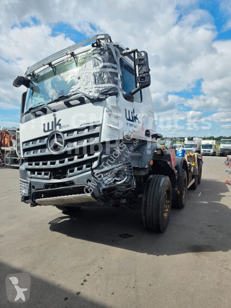 شاحنة Mercedes 4142 / 8X4 / 41ton Chassis /
