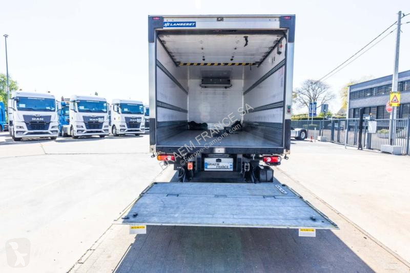 شاحنة Renault  D10 210 DXI +CARRIER SUPRA...