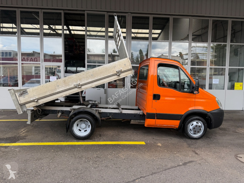 شاحنة Iveco 35c17 daily