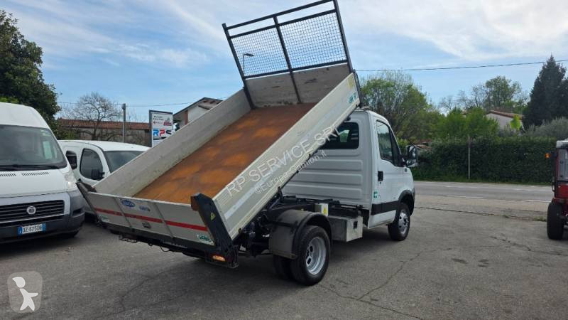 شاحنة Iveco