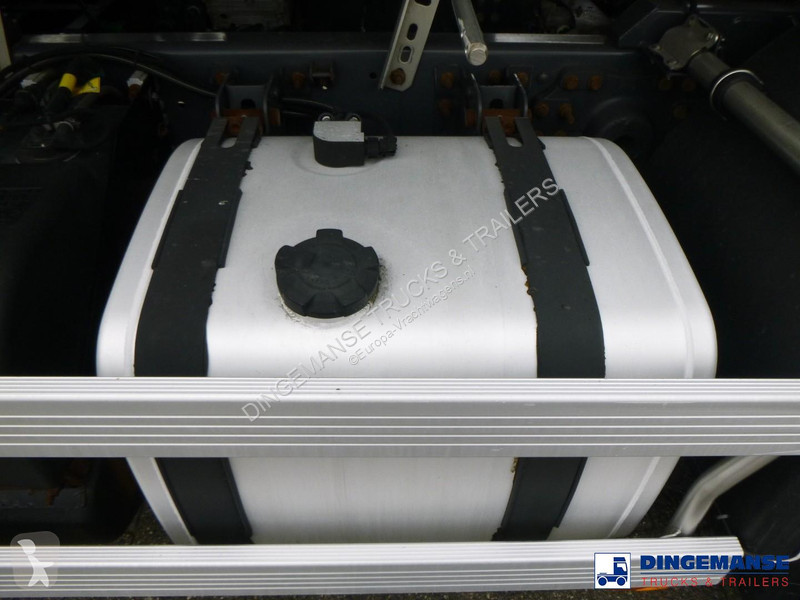 شاحنة Renault 260 4x2 fuel tank 13.7 m3 / 3 comp