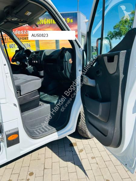 Samochód dostawczy Renault 2.3