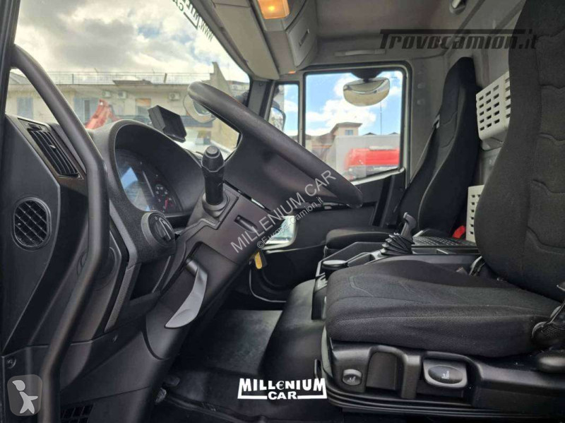 شاحنة Iveco 180E28 CENTINATO 9,60 (2017)