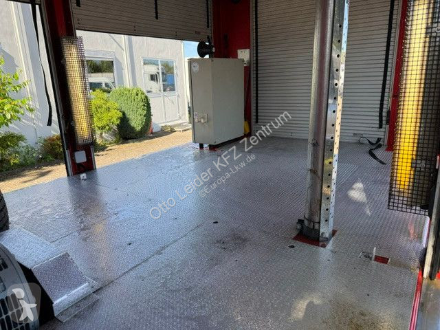 Vrachtwagen Renault M 180  STROM AEGAT  220 V