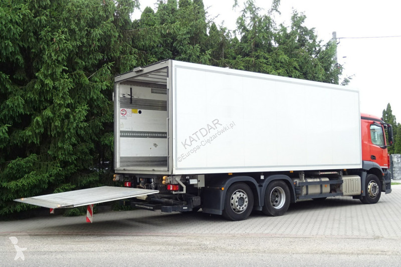 شاحنة Mercedes 2840 Syp euro 6 chłodni 3 osie...