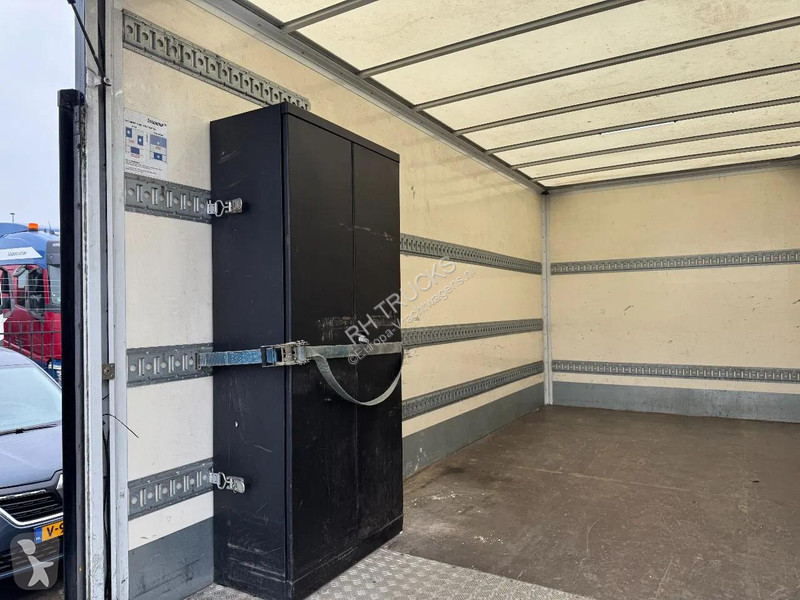 شاحنة Mercedes 1016 4X2 - EURO 6 + DHOLLANDIA LIFT