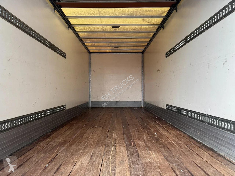 شاحنة Volvo 12.240 4X2 EURO 5 CLOSED BOX TÜV...