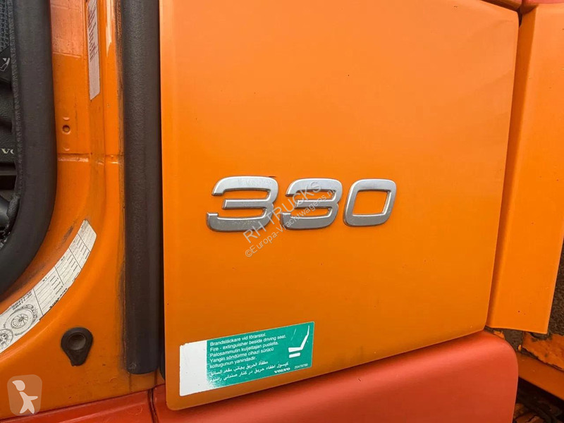 شاحنة Volvo 330 6X2 DHOLLANDIA 2000 KG LAST...