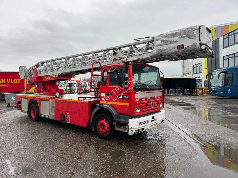 شاحنة Renault 230 4X2 CAMIVA LIFT 1433 HOURS