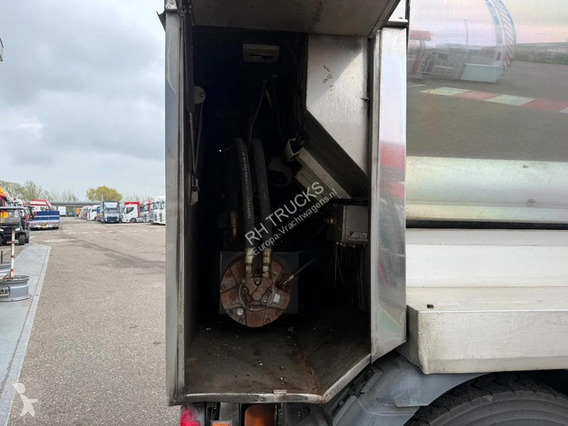 شاحنة Scania P400 8X2 EURO 5 - TANK 21.700 ITER