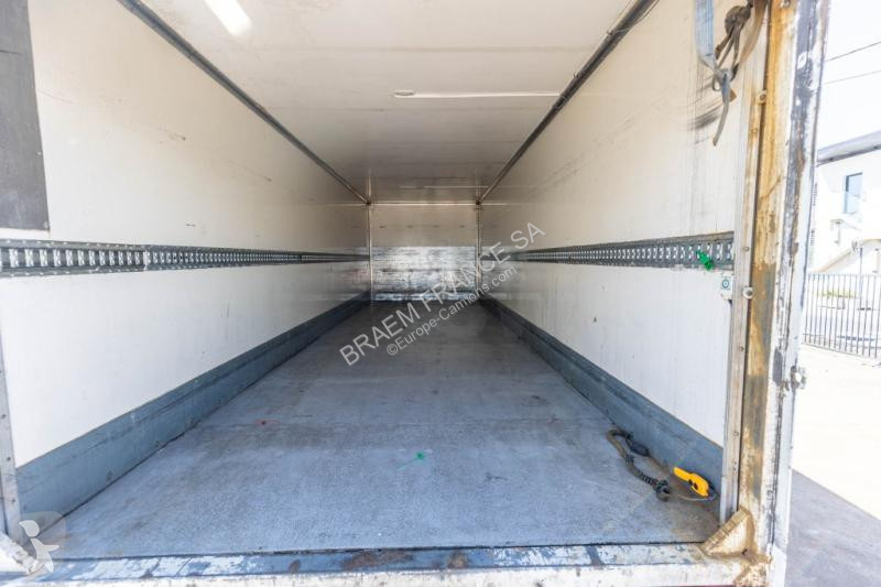 Camion Renault  D 18 250 DXI + DHOLLANDIA 1.5T.
