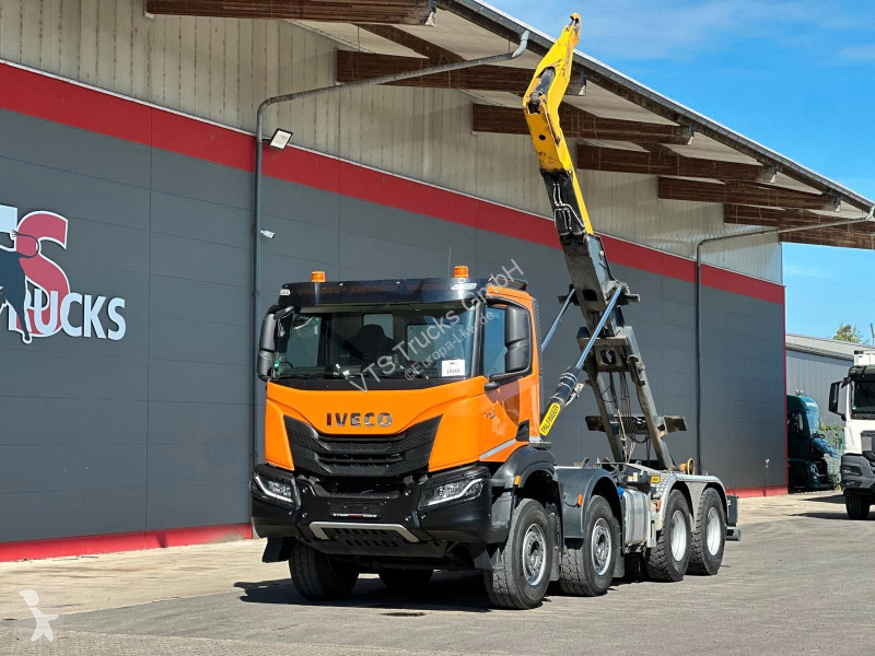 شاحنة Iveco XWay 480 8x4 BL  PALFINGER P24A AK...