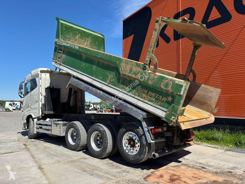 شاحنة Volvo 750 8x4*4 BOX L=6080 mm