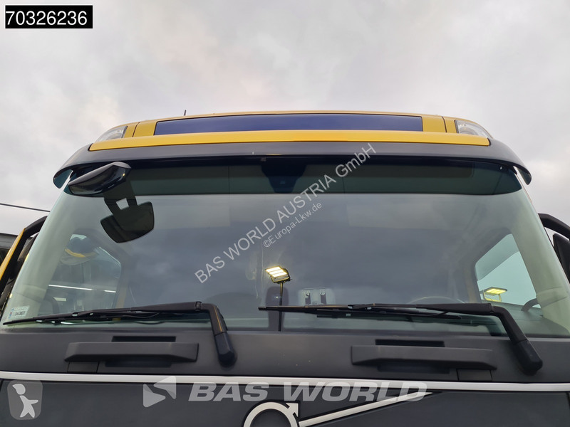 Lastbil Volvo 460 6X2 LNG Engine Curtainsider...