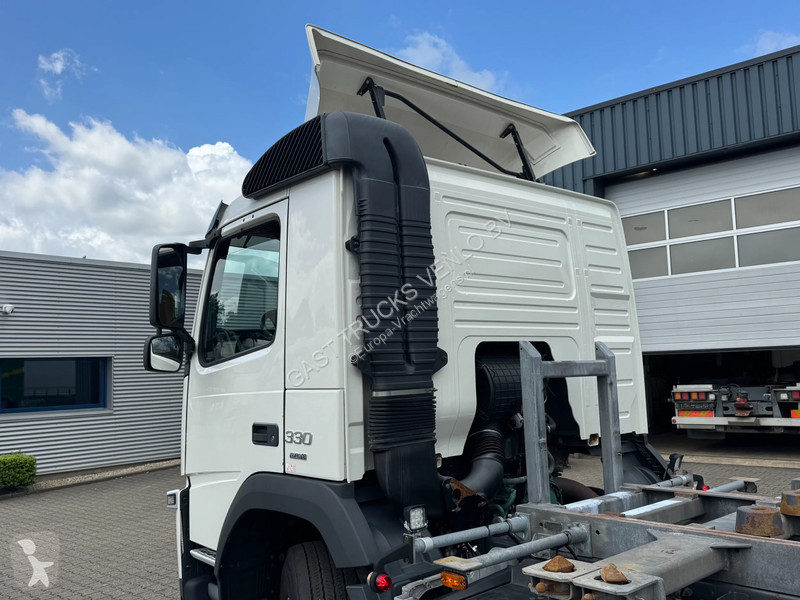 شاحنة Volvo 330 6x2*4 BDF + Lift Only 309Tkm!...