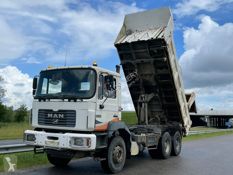 شاحنة MAN 6x4 Kipper