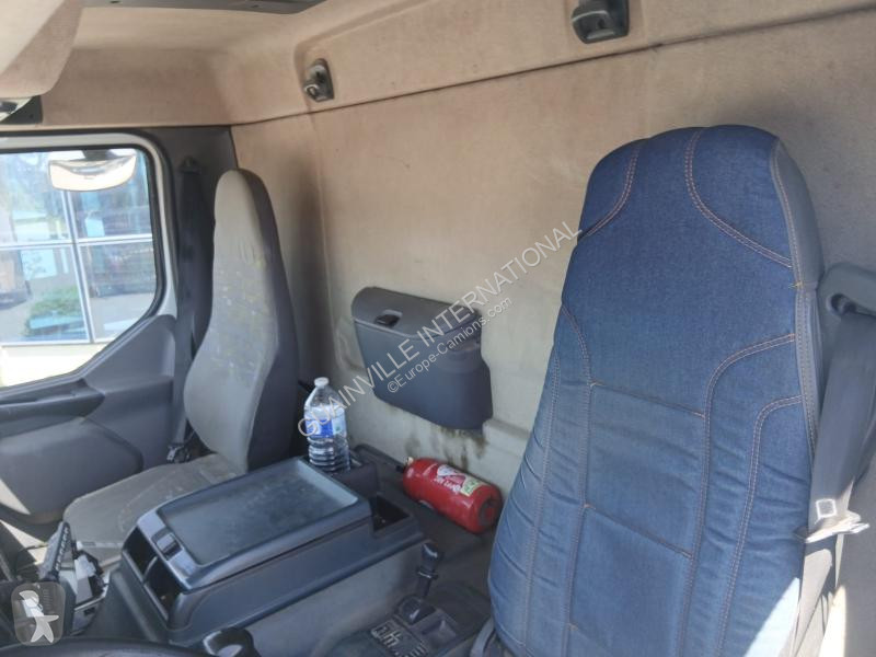 شاحنة Renault 300 DXI